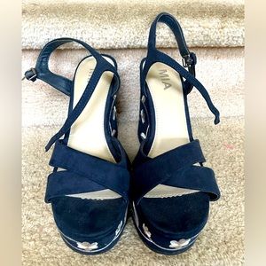 MIA Wedges